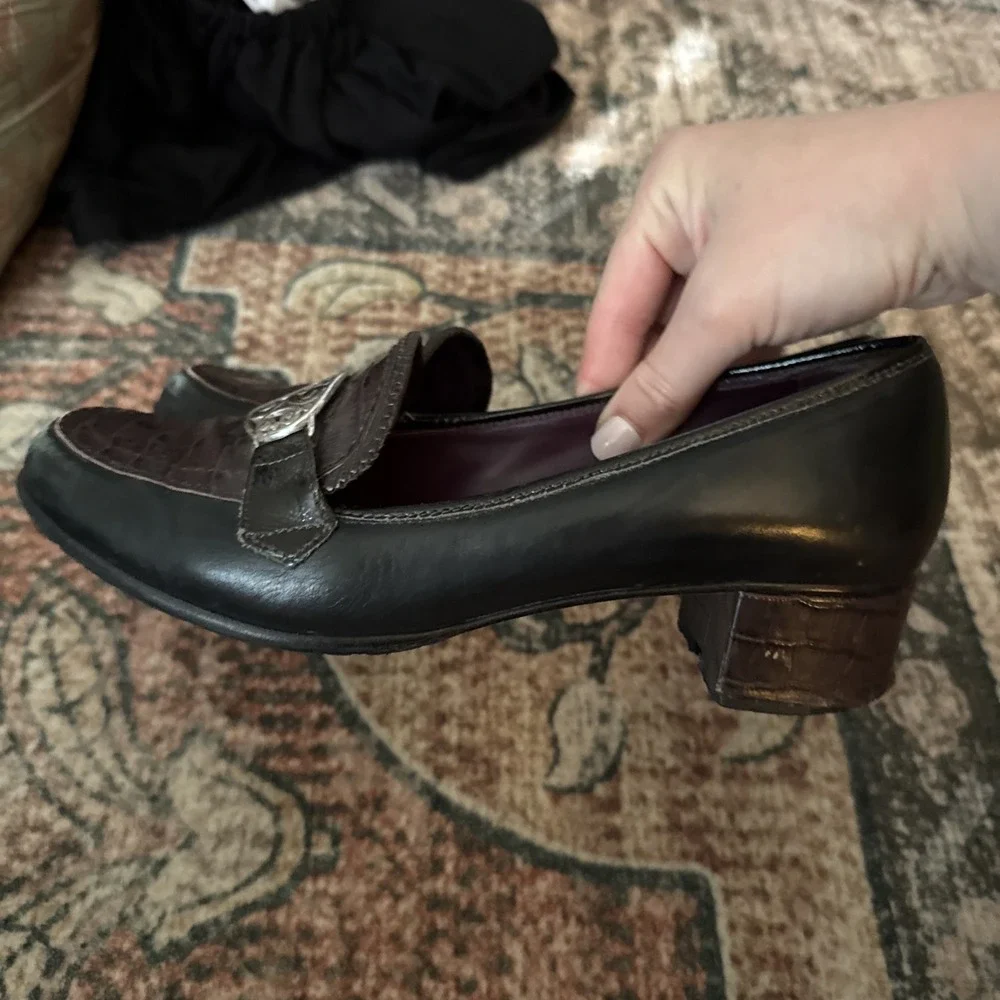 Brighton Artist Black Leather Loafers W/Croc Embossing Metal‎ Embellishment 8.5